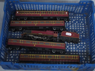 Lot 465 - A Triang 'OO' Gauge/4mm 4-6-2 Class 7P Steam...