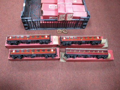 Lot 936 - Fifteen Hornby Dublo OO Gauge 2-Rail Coaches,...