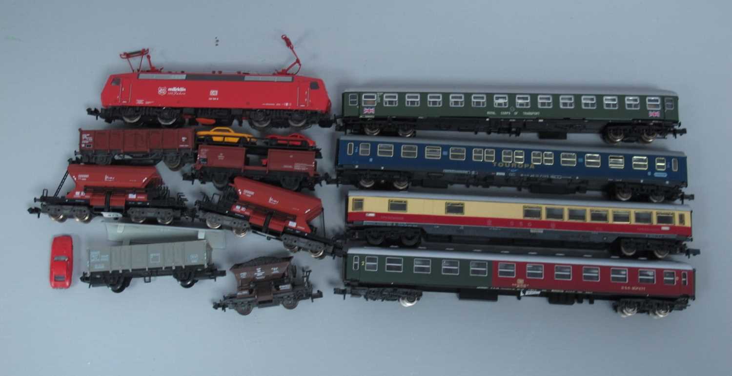 Lot 965 - A Marklin N Gauge Outline German 'DB' Electric...