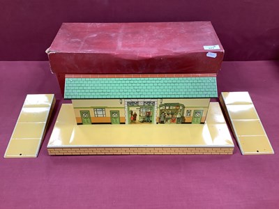 Lot 577 - A Post War Hornby 'O' Gauge No 1 Station with...