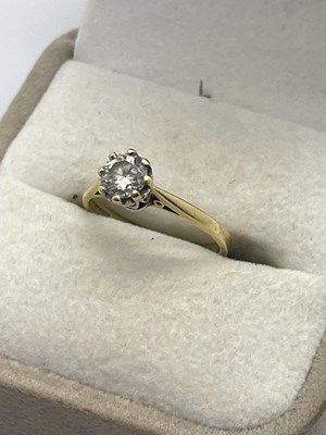 Lot 347 - An 18ct Gold Single Stone Diamond Ring, the...