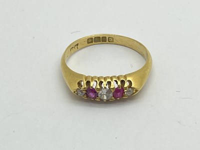 Lot 323 - An Antique 18ct Gold Five Stone Diamond Set...