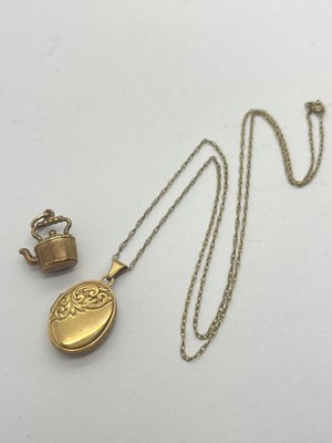 Lot 298 - A 9ct Gold Novelty Stove Kettle Charm,...