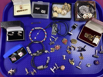 Lot 96 - An Assortment of Gent's Jewellery, to include...