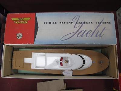 Lot 547 - A Victory Models Battery Operated Model of a...