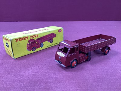 Lot 701 - Dinky Toys No. 421 Electric Articulated Lorry '...