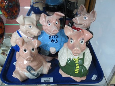 Lot 1279 - A full set of Wade NatWest piggy banks (5)