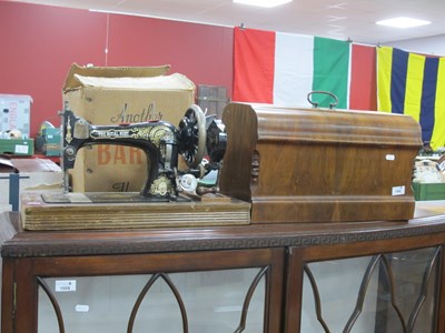 Lot 1560 - 'The Royal Ruby' sewing machine with wooden case.