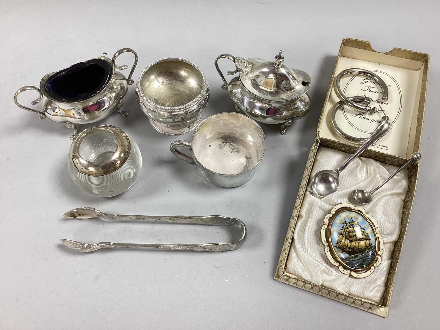 Lot 72 - A Victorian Hallmarked Silver Mounted Glass...