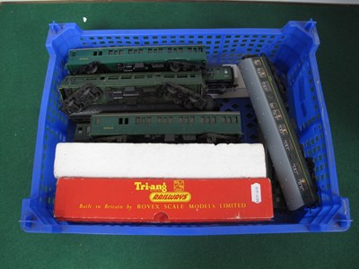 Lot 474 - Ten 'OO' Gauge/4mm Items of BR Green "Multiple...