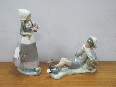 Lot 1251 - Lladro Tulip Girl FIgurine F-23, 25.5cm high...