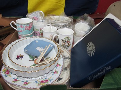 Lot 1020 - Wedgwood 'Meadow Sweet' Table China, of twenty-...