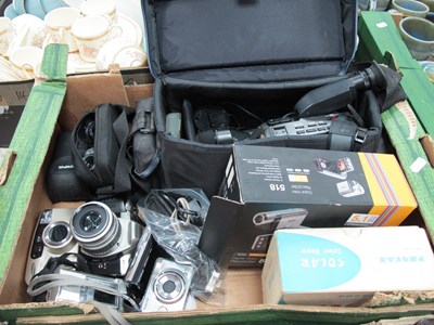 Lot 1121 - Samsung 8mm Video Camera and Recorder, Vivitar...