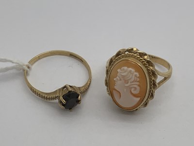 Lot 78 - A 9ct Gold Carved Cameo Panel Ring, the...