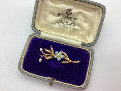 Lot 189 - A Decorative Pearl Set Dainty Floral Bar...