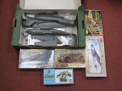 Lot 532 - Six Plastic Model Kits by Airfix, Heller to...