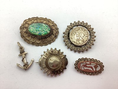 Lot 133 - Victorian and Other Brooches, to include...