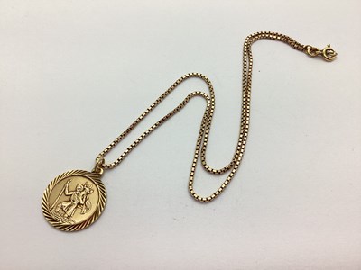 Lot 173 - A 9ct Gold Box Link Chain, suspening a 9ct...