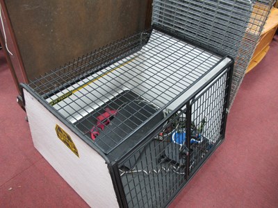 Lot 1189 - Lintern Dog Transit Box, grooming table, dog...