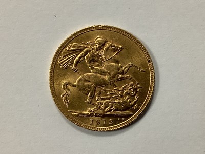 Lot 565 - 1912 George V Gold Sovereign.