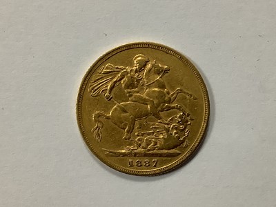 Lot 562 - 1887 Victoria 'Young Head' Gold Sovereign,...