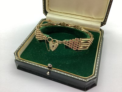 Lot 213 - A 9ct Gold Gate Link Style Bracelet, to a...