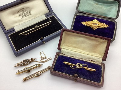 Lot 236 - A Collection of Antique and Vintage Bar...