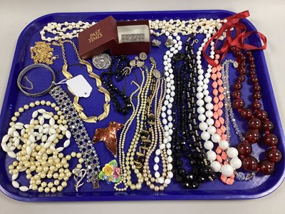 Lot 91 - Costume Jewellery, including assorted bead...