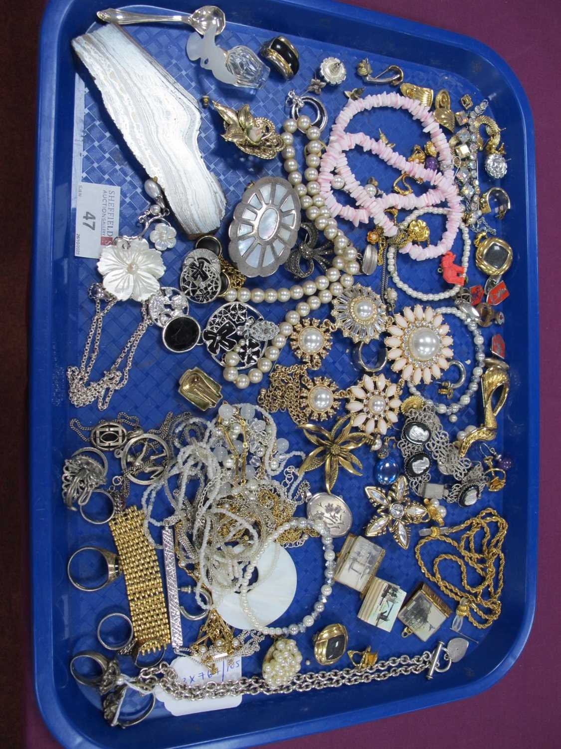 Lot 47 Assorted Costume Jewellery Including