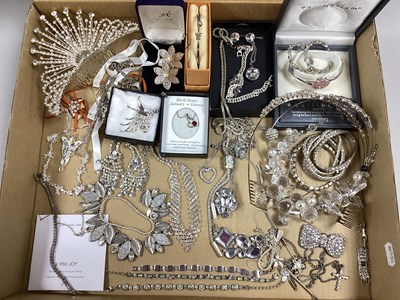 Lot 16 - An Assortment of Diamanté Jewellery, to...