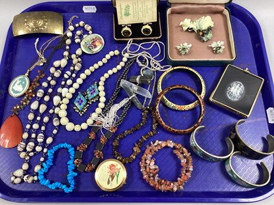 Lot 45 - A Collection of Vintage and Later Jewellery,...