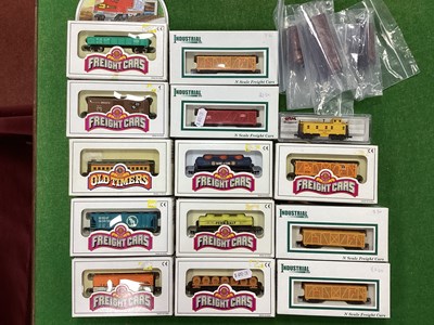 Lot 676 - Eighteen N Gauge Outline American Rolling...