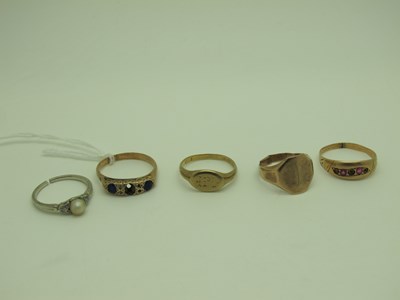 Lot 206 - 9ct Gold and Other Rings, (stones missing /...