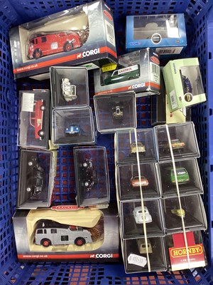 Lot 668 - Twenty 1:76th Scale Diecast Model Lineside...