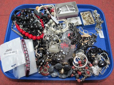 Lot 22 - Assorted Costume Jewellery, including bead...