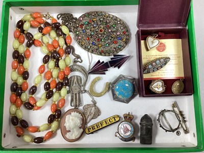 Lot 259 - Vintage Costume Jewellery, including...