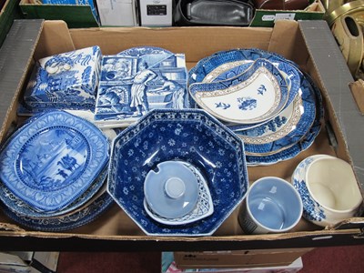 Lot 1119 - A collection of blue and white ceramics to...