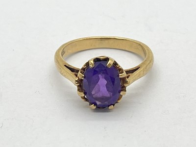 Lot 161 - A Single Stone Oval Dress Ring, collet set to...