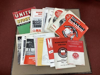 Lot 721 - Manchester United Supporters Club Handbooks 60-...