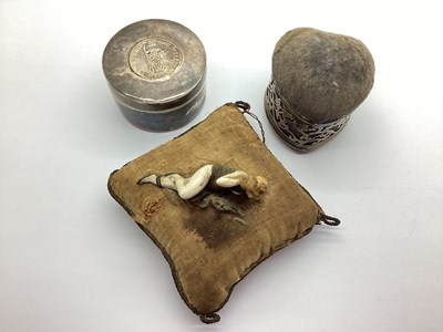 Lot 160 - An Edwardian Hallmarked Silver Pin Cushion...