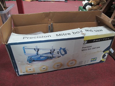 Lot 1139 - Pro-Tek Precision Mitre Box and Saw (boxed)