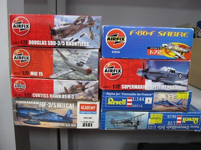 Lot 427 - Eight 1:72nd Scale Plastic Model Military...