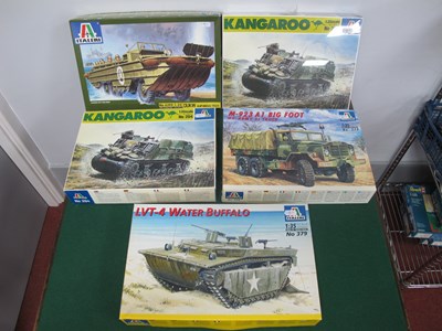 Lot 567 - Five 1:35th Scale Plastic Model Armoured /...