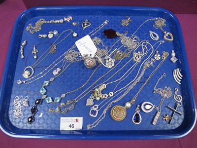 Lot 46 - "925" and Other Pendants, pendants on chains...