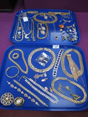 Lot 15 - Assorted Gilt Metal Costume Jewellery,...