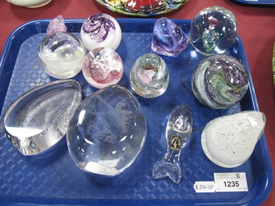 Lot 1235 - Paperweights, including Jerpoint, Caithness,...