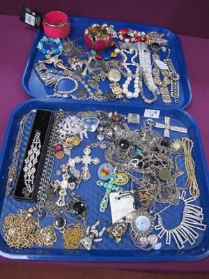 Lot 12 - A Mixed Lot of Assorted Costume Jewellery,...