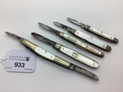 Lot 933 - A Collection of Assorted Folding Pocket Knives,...