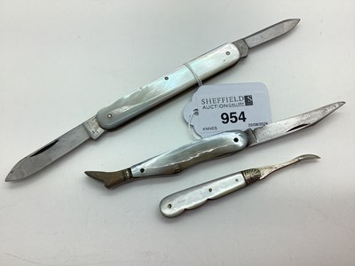 Lot 954 - A Two Blade Folding Pocket Knife, mother of...