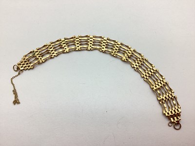 Lot 41 - A 9ct Gold Gate Link Bracelet, (fastener...